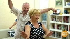 «Каникулы» для бабушек и дедушек. Доброе утро. Фрагмент