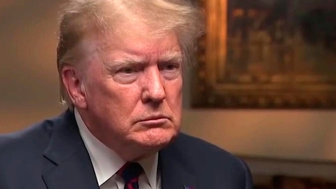 Экс-президент США Дональд Трамп посоветовал телеведущему, как вести себя с русской женой