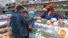 Маленький магазин или гипермаркет – где выгоднее? Доброе утро. Фрагмент