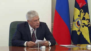 В Москве наградили автоинспекторов, которые обезвредили напавшего на университет в Перми