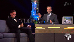 Дмитрий Дюжев демонстрирует космические перегрузки. Вечерний Ургант.