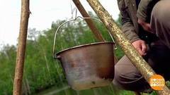 Три способа подвесить котелок над огнем. Доброе утро. Фрагмент 
