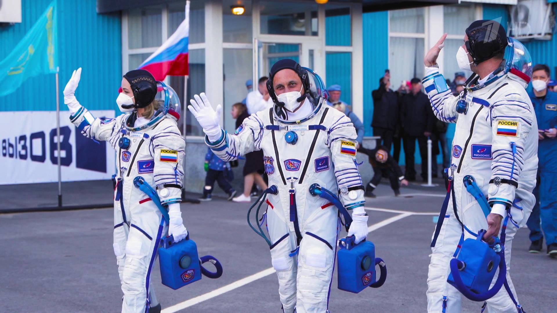 Вызов мы первые в космосе. Кадры из фильма вызов про космос. Кино вызов первые в космосе. Вызов. Фильм про космос 1 канал.