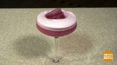 Коктейль с пышной пенной шапкой. Доброе утро. Фрагмент