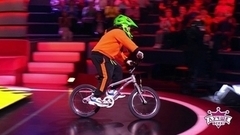 Человек-велосипед Тамерлан Шакиров. Лучше всех! Фрагмент