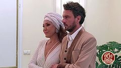 Слезы свекрови в медовый месяц Азизы. Пусть говорят. Анонс