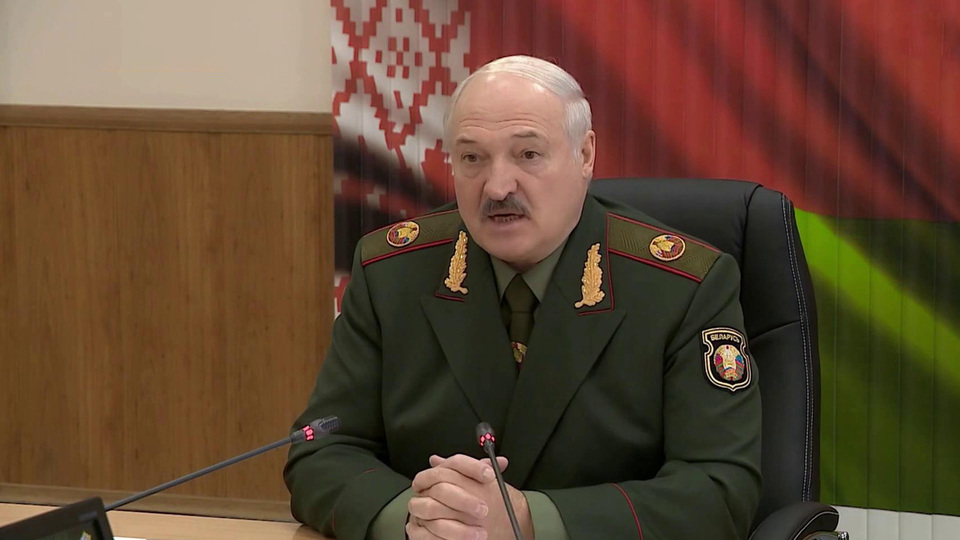 Фото лукашенко в военной форме