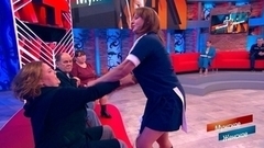 «А у вас секс в жизни отсутствует!» — Юлия Барановская отчитала сестер, устроивших драку в студии. Мужское / Женское. Фрагмент 