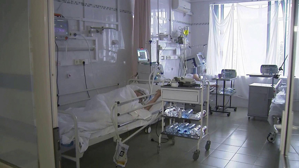 Во многих регионах России «красные зоны» в больницах до сих пор переполнены