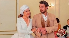 «Я сказала мужу, что он должен стать отцом естественным путем», – Азиза готова жить в гареме. Пусть говорят. Фрагмент