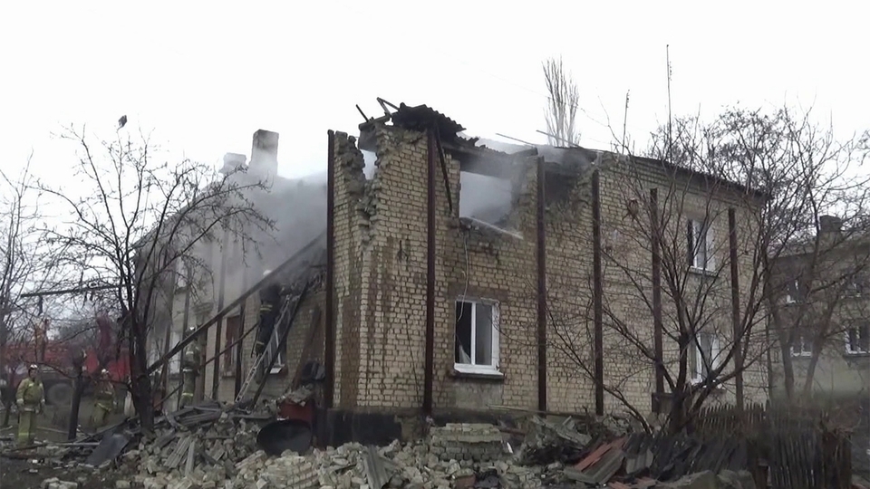 Последнее видео обстрелов украины. Донецк после бомбежки 2014. Обстрелы Донецка и Луганска. Счастье Луганская область.