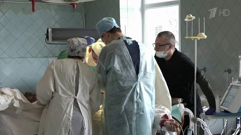Российские врачи прибыли в Луганскую народную республику, чтобы спасать людей