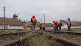 В ЛНР российские специалисты помогают отстраивать железную дорогу, автомагистрали, школы и больницы
