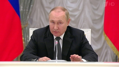 Владимир Путин провел заседание президиума Госсовета, посвященное социальной поддержке граждан