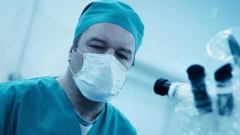 "Твоему папе стало плохо — он проводил операцию и потерял сознание". Знахарь. Анонс