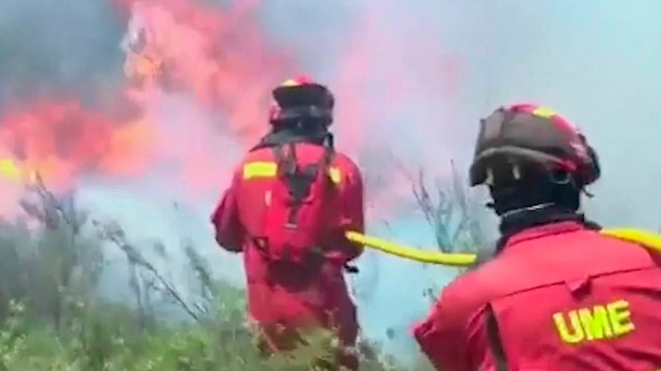 На северо-западе Испании из-за аномальной жары бушуют масштабные пожары.  Новости. Первый канал