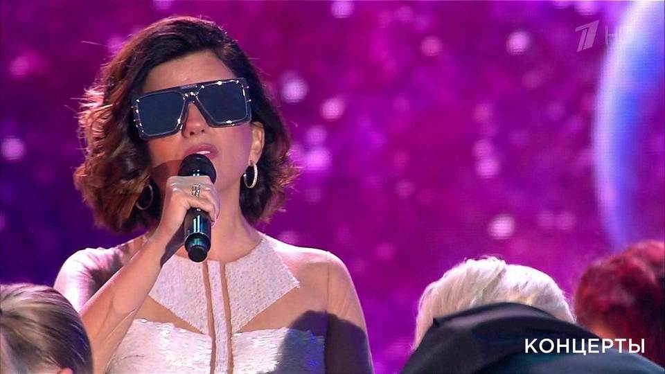 Диана гурцкая 2023. Выступление дианы гурцкой на день знаний. Тэфи kids. Гурцкая фотосессия 2022. Диана гурцкая 2022.