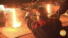 Горячие парни плавят металл. Доброе утро. Суббота. Фрагмент 