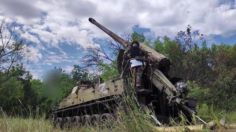 Артиллерия расчищает дорогу российским и донбасским бойцам на подступах к Соледару