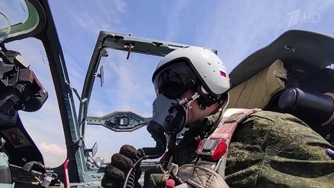 В России поздравляют военных летчиков