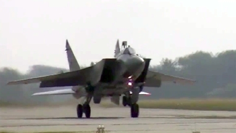 В Калининградскую область переброшены три истребителя-перехватчика МиГ-31 с гиперзвуковыми ракетами «Кинжал»