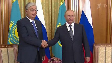 Отношения России и Казахстана развиваются в позитивном ключе по всем направлениям, отметил Владимир Путин