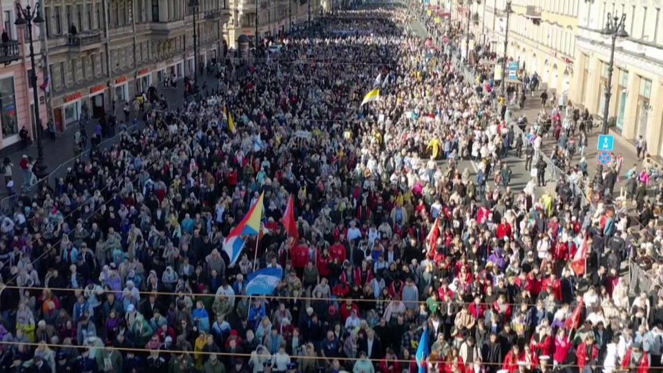 Питер Невский проспект крестный ход