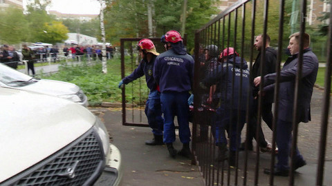 С 26 по 29 сентября в Удмуртии объявлены дни траура по погибшим в результате стрельбы в школе