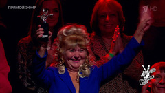 Награждение лучшего зрителя сезона. Голос 60+. Фрагмент выпуска от 02.10.2022