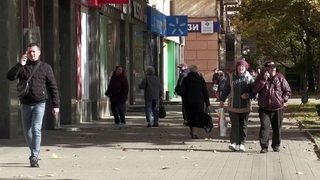 Несмотря на обстрелы, Херсон живет обычной жизнью