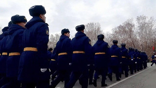 Около тысячи курсантов летных училищ и вузов по всей стране получили офицерские звания и дипломы