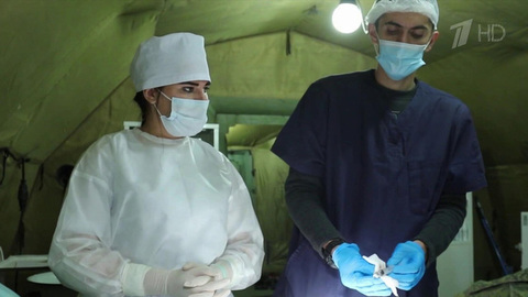 Военные врачи, которые работают в зоне проведения спецоперации, спасают сотни жизней
