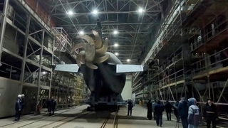 Новейшая подводная лодка «Великие Луки» спущена на воду в Санкт-Петербурге