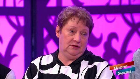 «Взяла ребенка из детдома, потому что он в меня плевался». Многодетная мама рассказала о встрече с первым приемным сыном. Мужское / Женское. Фрагмент