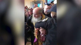Украинские силовики в Черновицкой области выгнали священнослужителя и прихожан из храма канонической УПЦ