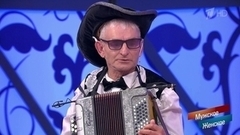 «Хочу, чтобы душа запела!» —  Юлия Барановская попросила баяниста сыграть и спеть. Мужское / Женское. Фрагмент