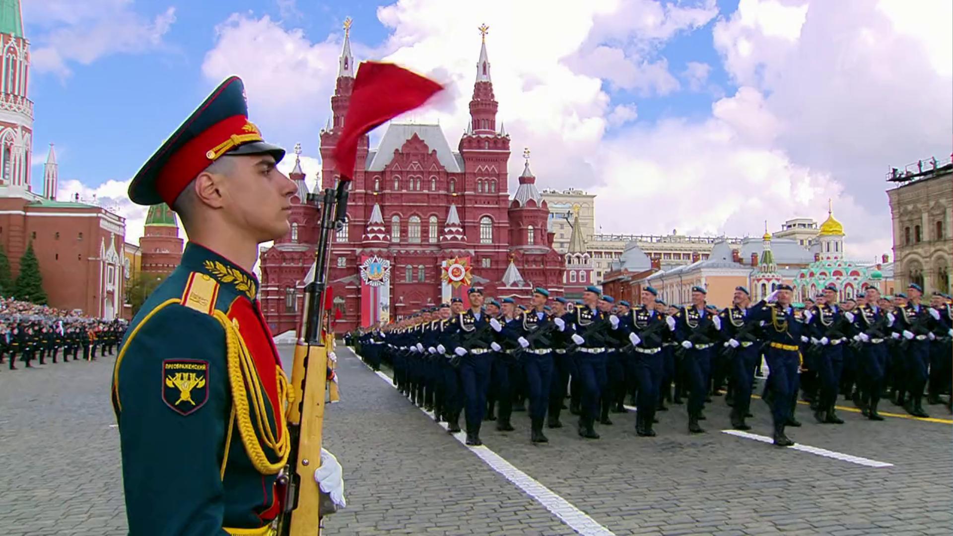 9 мая прямой эфир. Парад Победы на красной площади. Парад на красной площади в Москве 2022. 9 Мая парад Победы красной площади. Парад на красной площади 9 мая 2015 года.