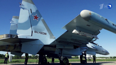 ВКС РФ получили очередные серийные самолеты Су-57 и Су-35С