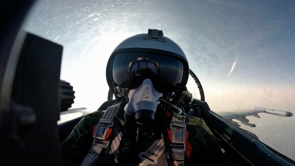 Идеальная дуэль: Русский пилот на Су-35 отправил в нокаут чужой истребитель