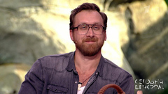 «Я бы грушу посадил, чтобы делать настойки». Актер Данила Якушев построил дом, но никак не решится перейти к посадкам. Сегодня вечером. Фрагмент