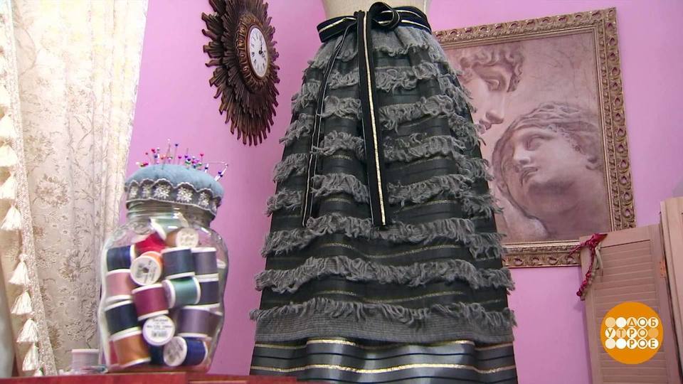 Вместе с Ольгой Никишичевой мы можете сшить модную и оригинальную юбку в классическую клетку.