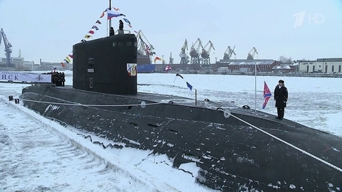 На новейшей подводной лодке «Можайск» поднят Андреевский флаг