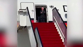 Кадры с президентом Германии в аэропорту Катара облетели весь мир