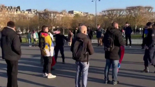 В Париже прошла акция в поддержку Донбасса с лозунгом прекратить вооружать Украину
