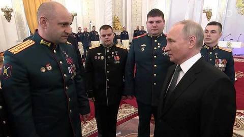 Владимир Путин объявил о своем решении участвовать в выборах президента в следующем году