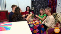 Празднуем! И другим праздник не портим...  Доброе утро. Фрагмент 