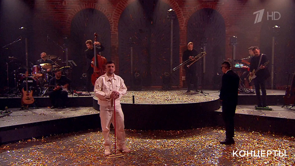 Антон Беляев, Баста и Егор Крид — «Елочка-елка». Самый первый Новый год ...