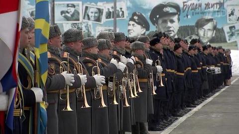 На аэродроме Чкаловский прошла церемония награждения воинских частей ВКС России