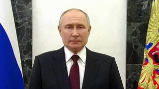 Владимир Путин поздравил россиян с Днем защитника Отечества