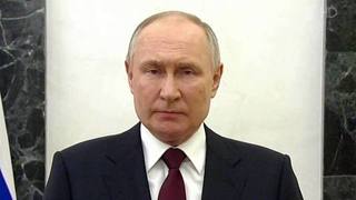 Президент Владимир Путин поздравил с праздником военнослужащих и всех россиян